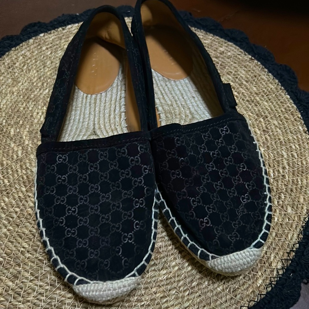 Gucci closed back black espadrilles with Gucci logo 36.5 barely worn
